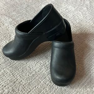Dansko size 39 black shoes